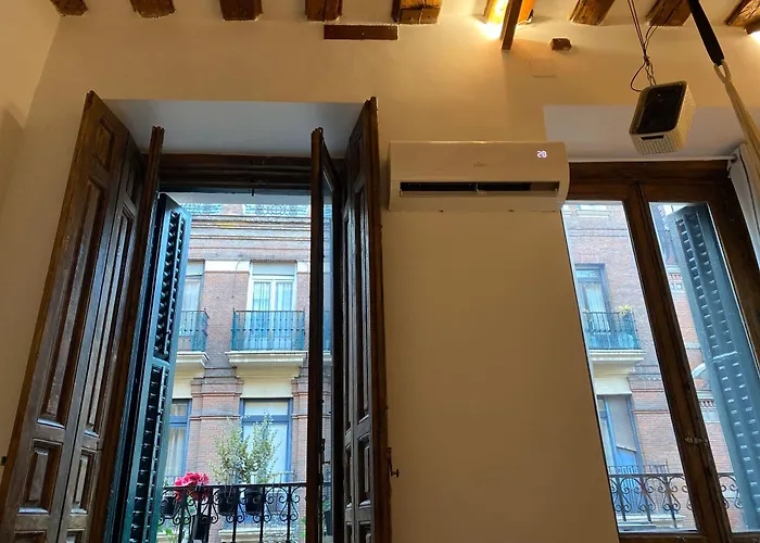 Hortaleza 4, Preciso Estudio En Chueca Junto A La Gran Via De